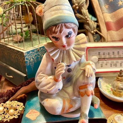 Sale Photo Thumbnail #538: Dolls