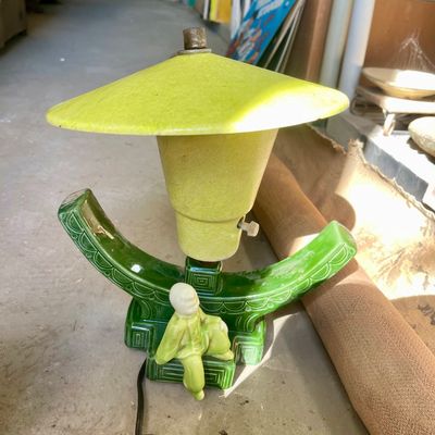 Asian lamp mcm chalkware  