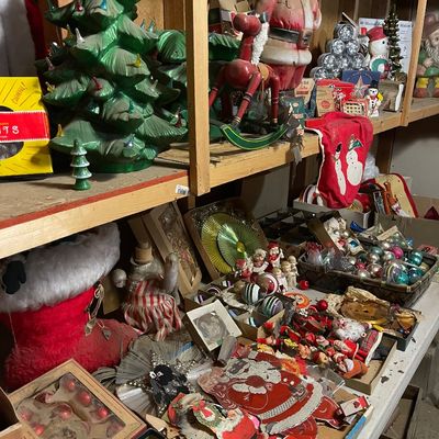 Sale Photo Thumbnail #506: Holiday