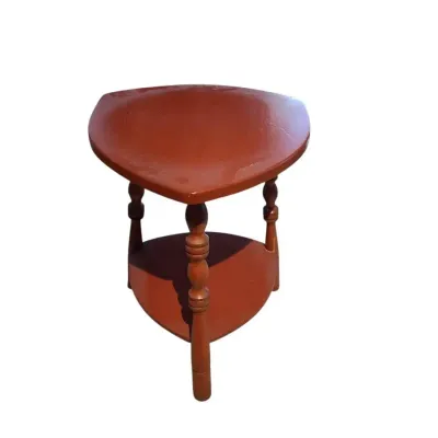 TJ214 Red Pine Triangular Table