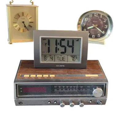 TJ117 VTG JCPenny Alarm Clock Radio & Clock Collection 