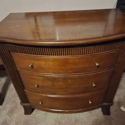 Modern hardwood dresser 3 drawers 1 of 2