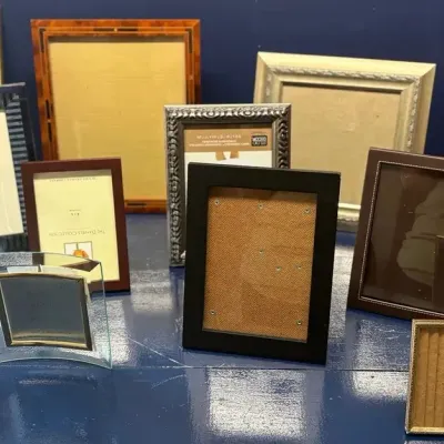 These Picture Frames Are Like Fingerprints!
