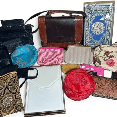 Women's Handbags & Purses Lot