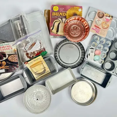 Wilton Nordic Ware Baker's Secret Bakeware Set