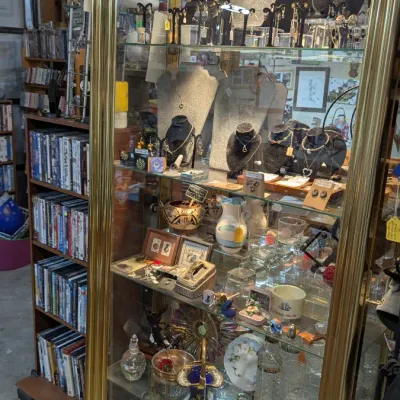 Sale Photo Thumbnail #144