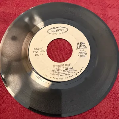 The Dave Clark Five “Everybody Knows” Radio Station Promo 45 RPM Epic 5-10265 1967
