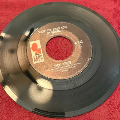Jack Jones “Travellin’ On” Kapp K-672 45 RPM Vinyl Record 1965
