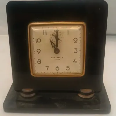 Vintage New Haven Art Deco Alarm Clock – Black Bakelite Style Mantel/Desk Clock