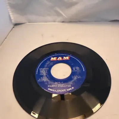 1972 Gilbert O’Sullivan “Alone Again (Naturally)” MAM 45 RPM Vinyl Record – Save It