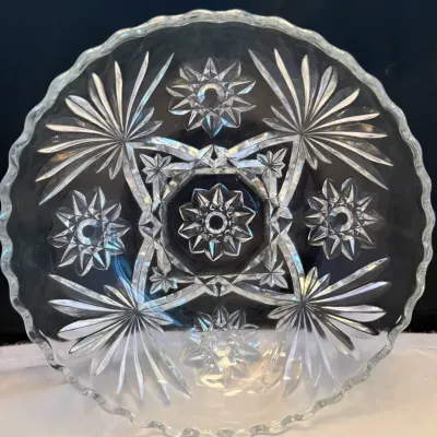 Vintage Clear Pressed Glass Serving Bowl Scalloped Edge Starburst Floral Pattern 8”
