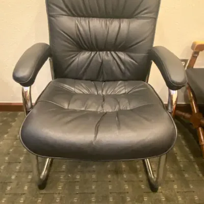 Cushioned Office Chair 