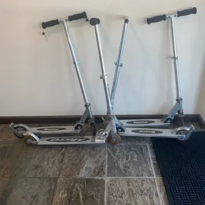 4 Razors