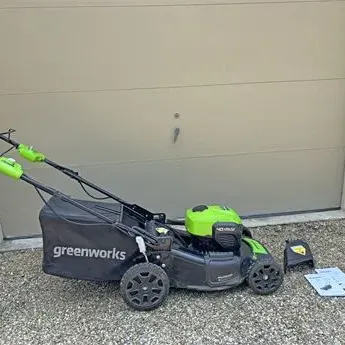 Greenworks cordless brushless lawn mower