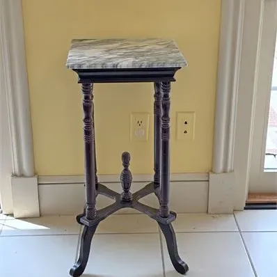 Marble accent table
