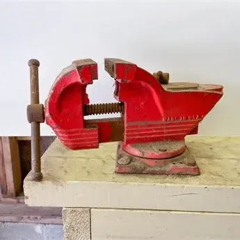 Bench vise