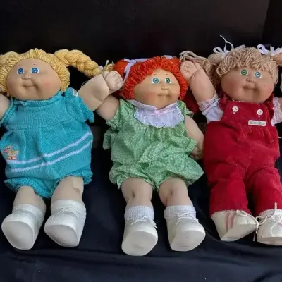 3 Cabbage Patch Dolls - VTG, 1980, Blond, Redhead, Overalls, Green Dress, Blue Romper