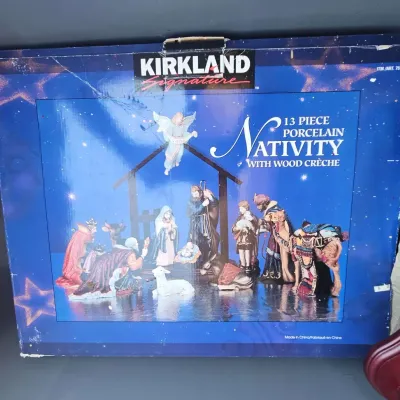 Holiday Displays - Kirkland Christmas Nativity With Bethlehem