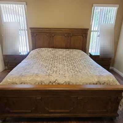 California King Bed - 2 Sleep Number Twin Fully Adjustable Mattreses, Bedding Included, Xtra Remotes