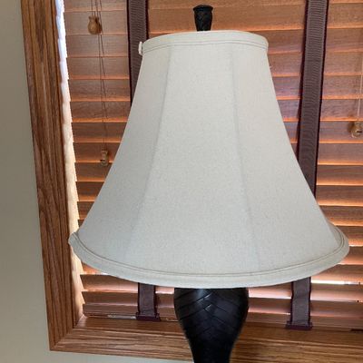 Sale Photo Thumbnail #365: Lamps