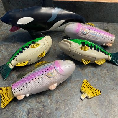 Sale Photo Thumbnail #275: Toy fish