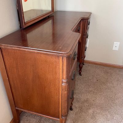 Sale Photo Thumbnail #307: Antique vanity