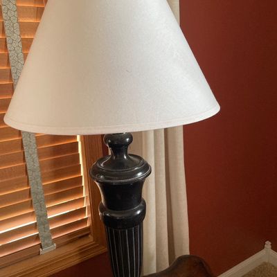 Sale Photo Thumbnail #57: Living room lamps