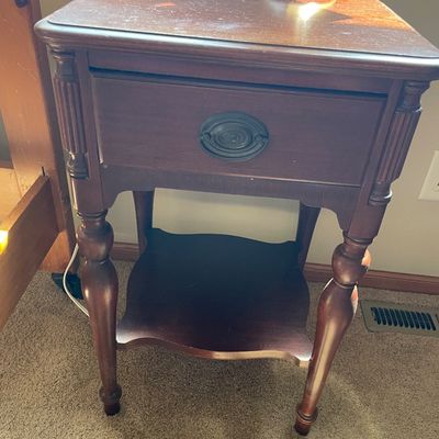 Sale Photo Thumbnail #313: Table with lamp