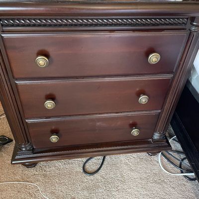 Sale Photo Thumbnail #366: Night stands