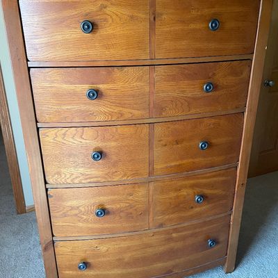 Sale Photo Thumbnail #251: Broyhill dresser