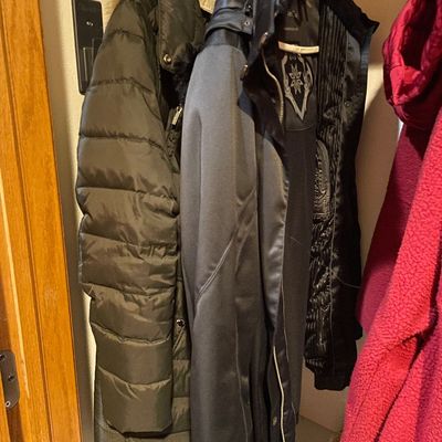 Sale Photo Thumbnail #176: Women’s black jackets