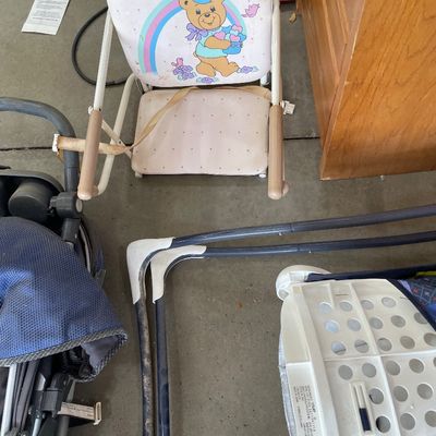 Sale Photo Thumbnail #532: Stroller, kitchen seat, swing