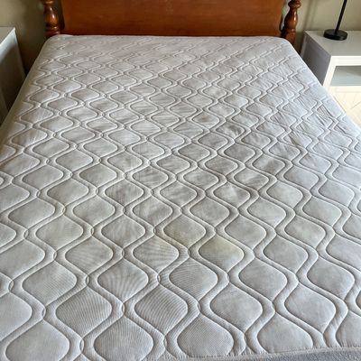 Sale Photo Thumbnail #259: Full bed with mattress
