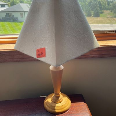 Sale Photo Thumbnail #314: Table with lamp