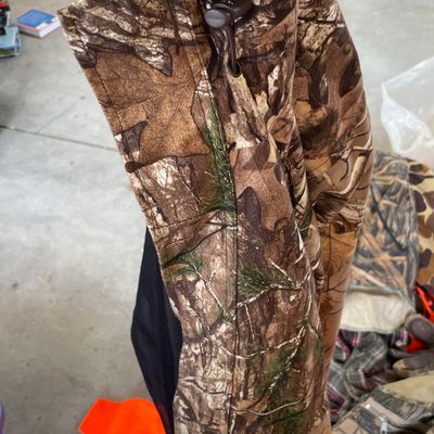 Sale Photo Thumbnail #440: Hunting clothes