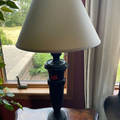 Sale Photo Thumbnail #55: Living room lamps