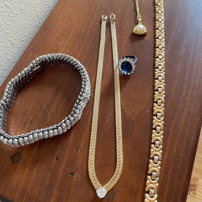 Sale Photo Thumbnail #389: Vintage jewelry
