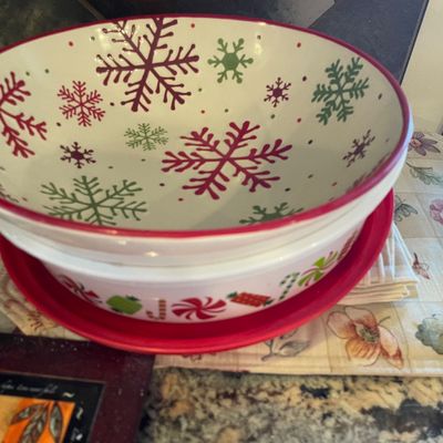 Sale Photo Thumbnail #170: Trivets and bowl