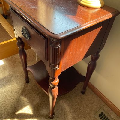 Sale Photo Thumbnail #315: Table with lamp