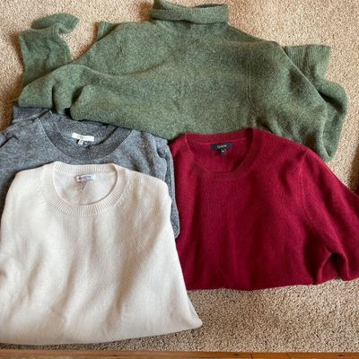 Sale Photo Thumbnail #318: Ladies sweaters