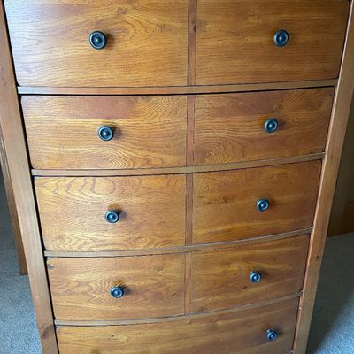 Sale Photo Thumbnail #256: Broyhill dresser