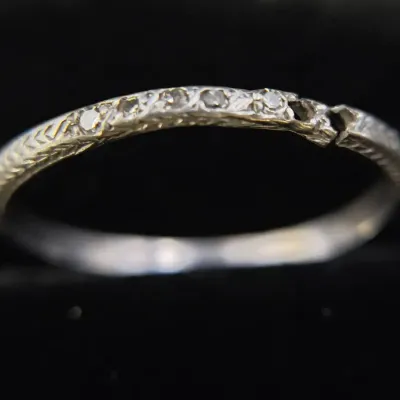 Platinum Ring - Broken & Missing 2 Stones