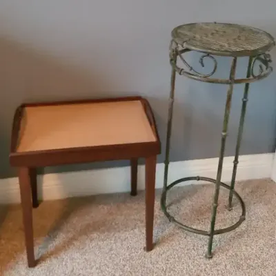Stand By Me! Accent Table & Decorative Metal Plant Stand Duo