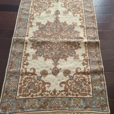 Kashmiri Hand-Woven Wool Rug - Dramatic Design Accent/Floor Covering 