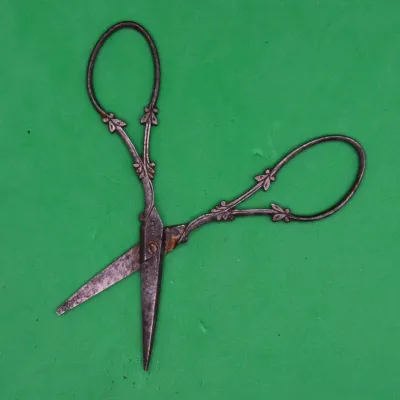 Sale Photo Thumbnail #258: Vintage Scissors