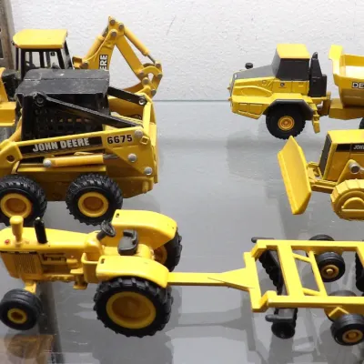 Sale Photo Thumbnail #357: Toy Tractors