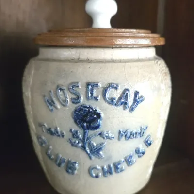 Nosegay Club Cheese Stoneware