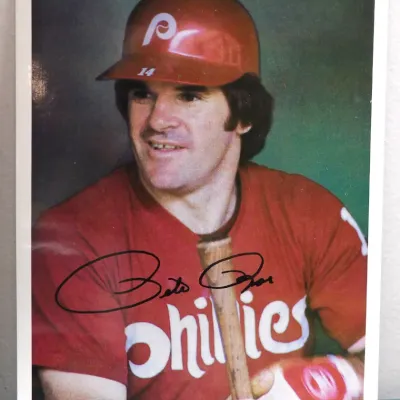 Sale Photo Thumbnail #437: Signed Card 