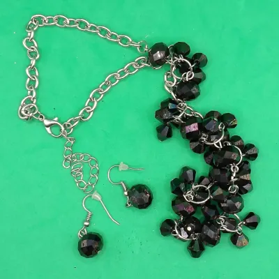 Sale Photo Thumbnail #182: Costume Jewelry 