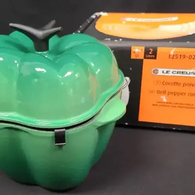 Le Creuset Green Bell Pepper Cocotte Enameled Cast Iron Dutch Oven w/ Original Box